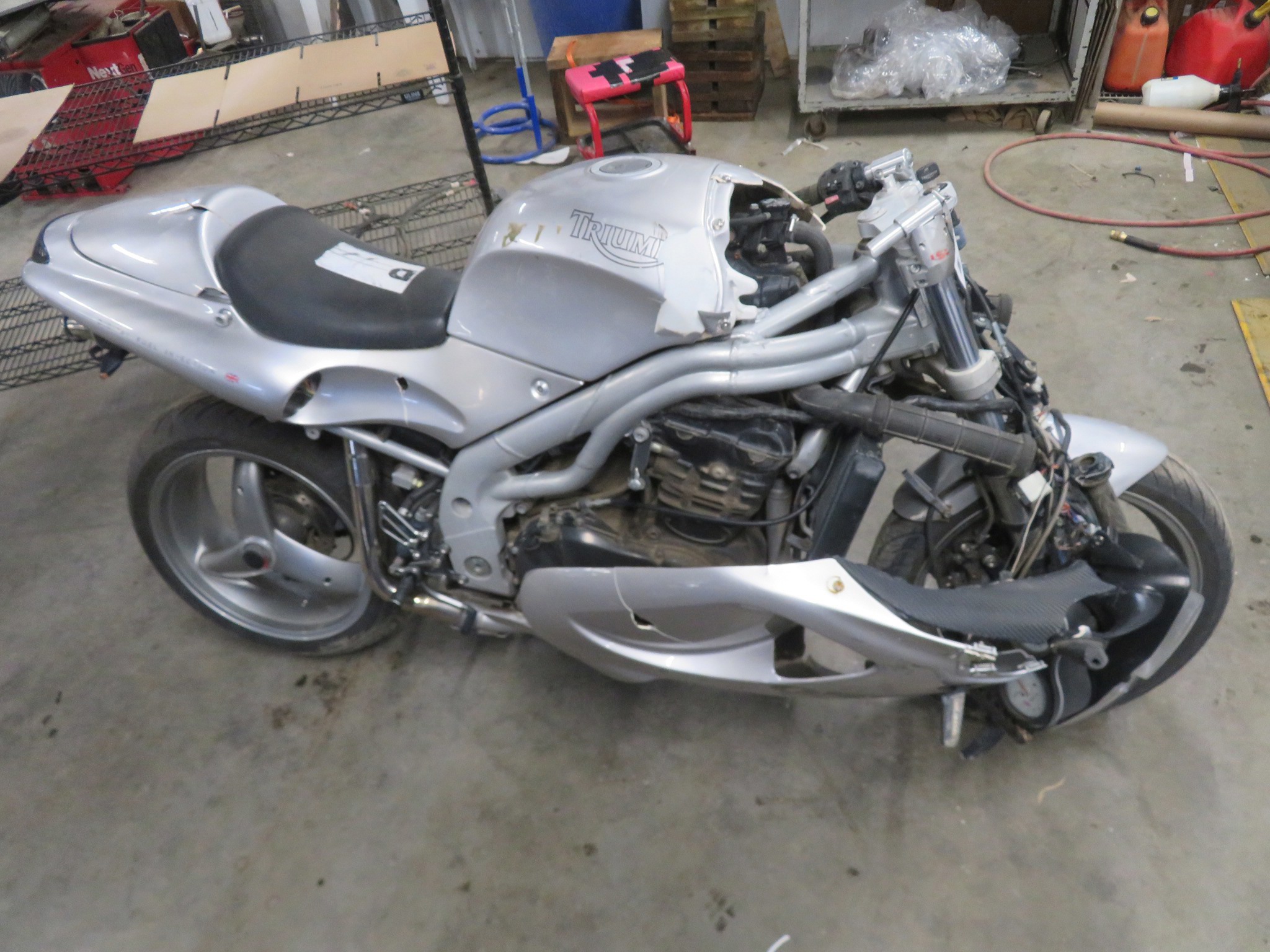 EB858 2000 00 Triumph Daytona 955i